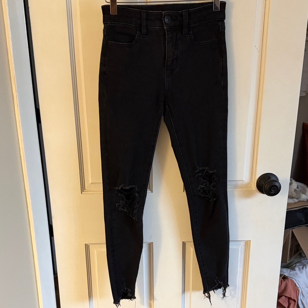 American Eagle Outfitters Women's Black Distressed Skinny Jeans